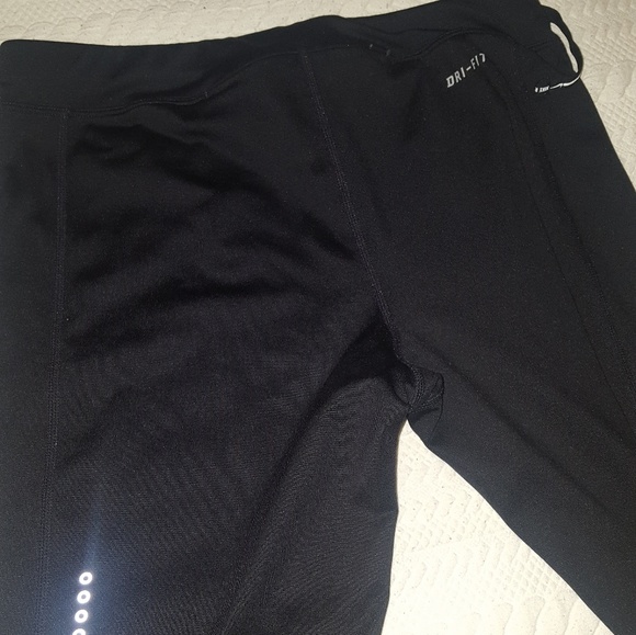 Nike women's 3/4 tights and top size small - Picture 4 of 4